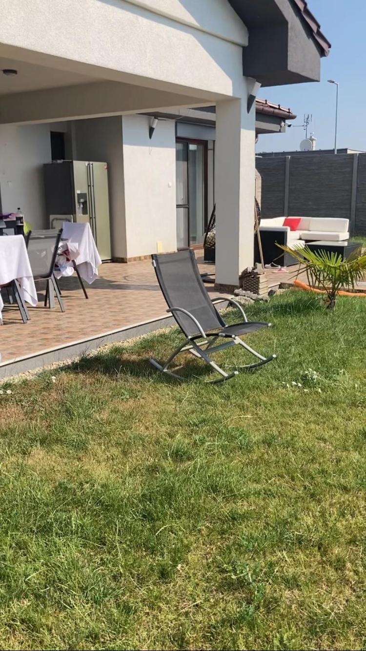 5 Izbovy Samostatny Stojaci Rodinny Dom S Podkrovim A Velkou Zahradou So Sezonnym Bazenom, Celorocnou Saunou A Virivkou-Momentalne Pokazena- Od Augusta Bude Nova Na Dovolenku A Oddych Topolniky Exteriér fotografie