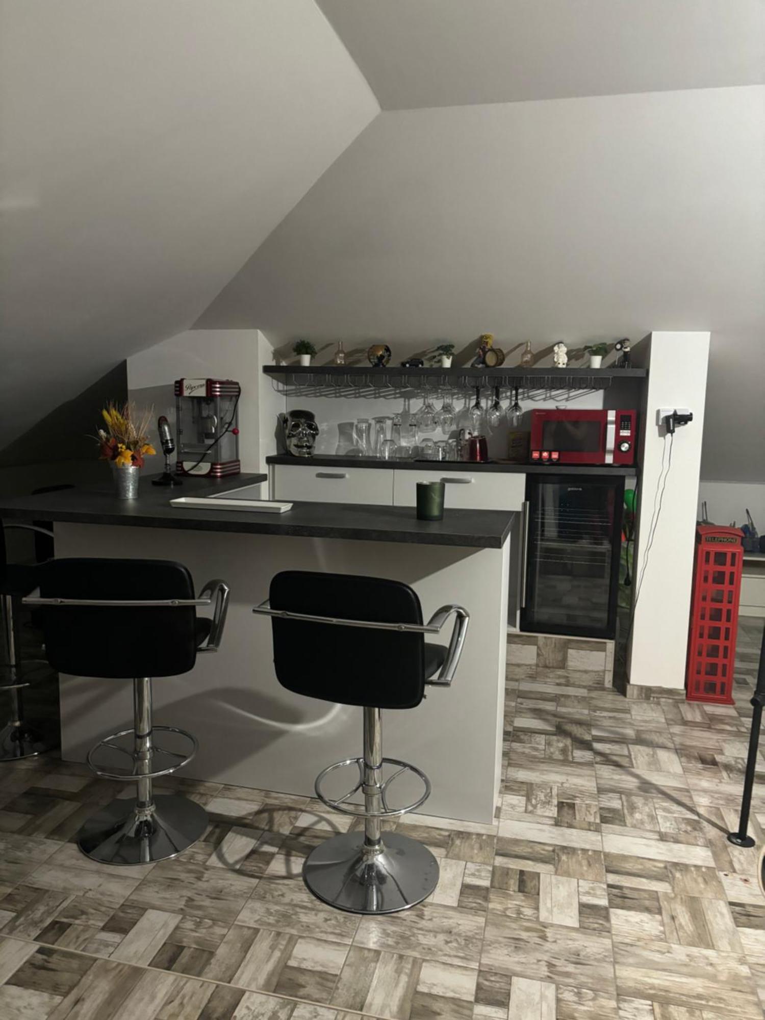 5 Izbovy Samostatny Stojaci Rodinny Dom S Podkrovim A Velkou Zahradou So Sezonnym Bazenom, Celorocnou Saunou A Virivkou-Momentalne Pokazena- Od Augusta Bude Nova Na Dovolenku A Oddych Topolniky Exteriér fotografie